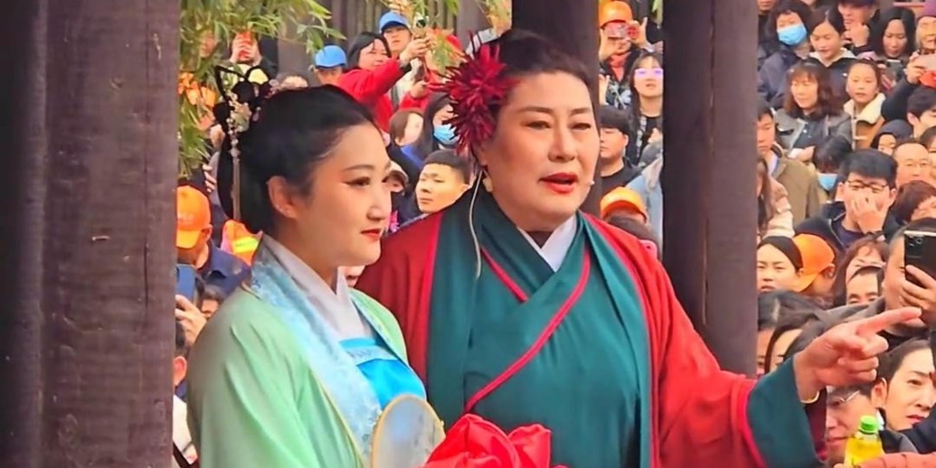 “开封王婆”爆火！扮演者已在开展开封文旅宣传工作，未来或成为宣传大使