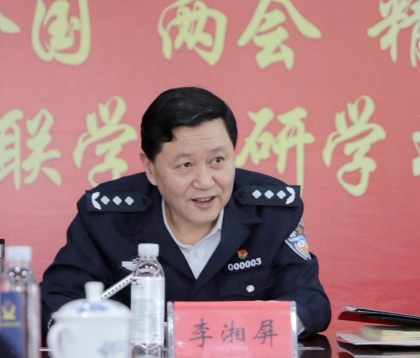 豫章师范学院与江西警察学院召开学习贯彻全国两会精神党委理论学习中心组联学联研学习（扩大）会
