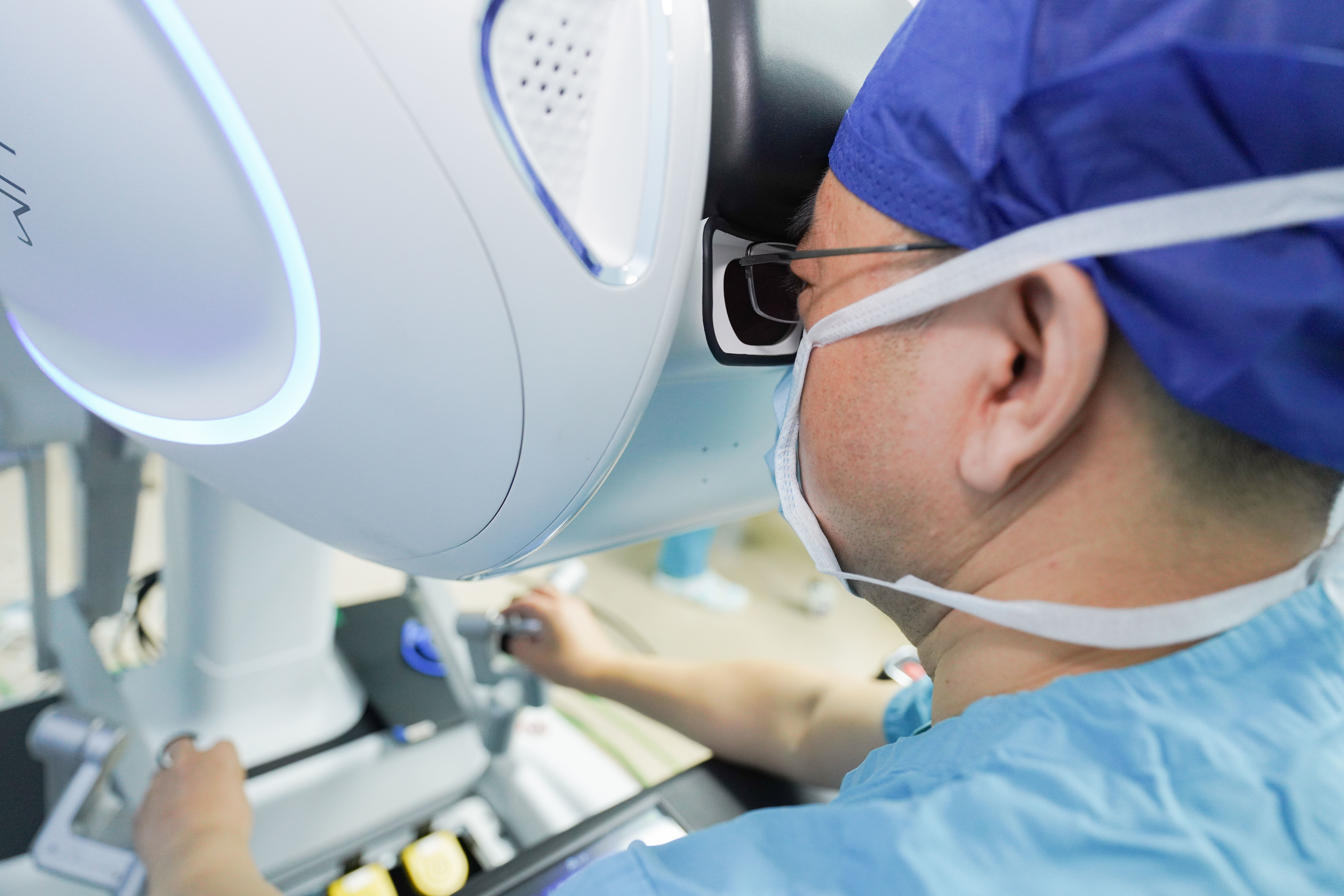 海南省肿瘤医院成功实施机器人膀胱肿瘤手术