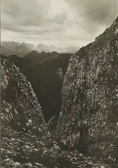 约瑟夫·洛克1925年07月拍摄的石门(30984779)-20240329110130.jpg