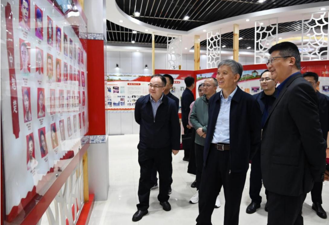 时隔36年中科院院士陈维江重访景德镇二中