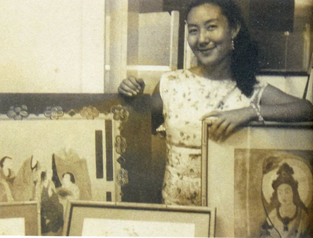 邵芳与她临摹的敦煌壁画作品