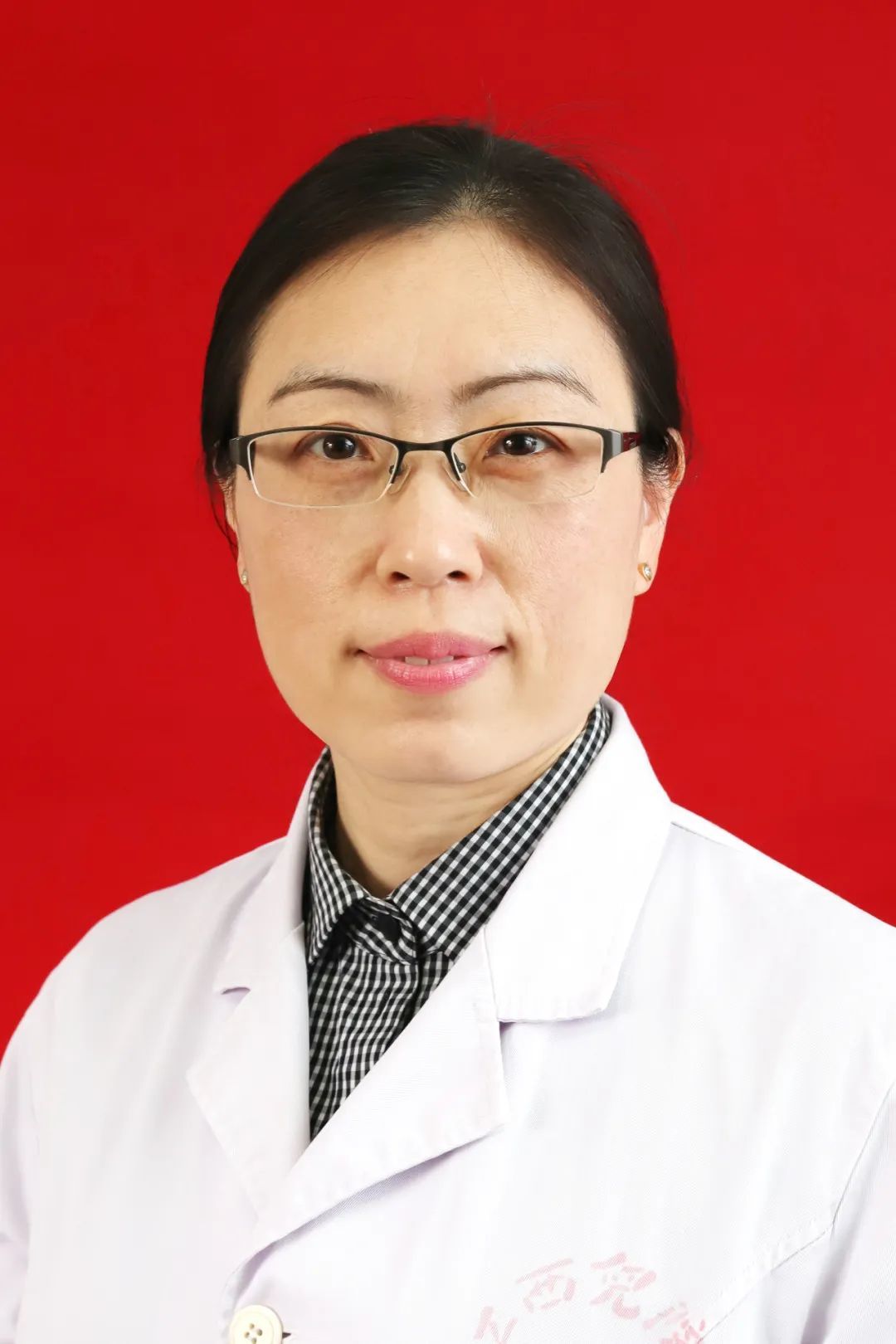 陈丽萍:副院长,主任医师,主要从事新生儿疑难,危重症的救治.