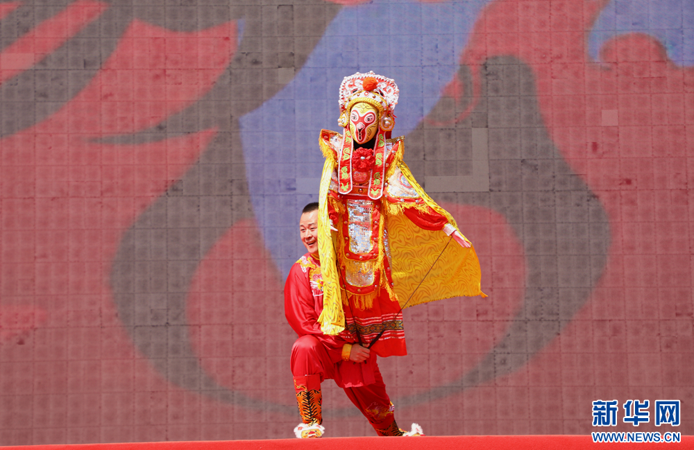 杖头木偶表演 新华网(王生元 摄)