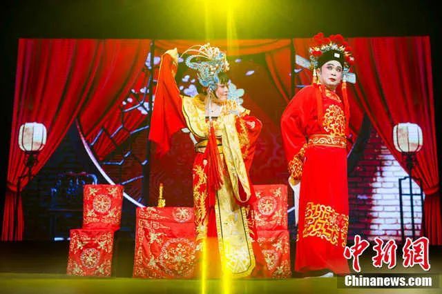 图为海南琼剧《刁蛮公主》选段《郎君多潇洒》。骆云飞 摄