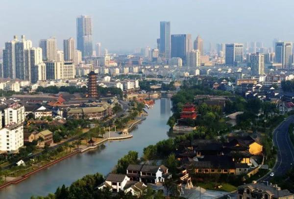 淮安，京杭大运河穿城而过。纪佳成 图