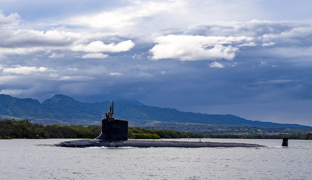 2021年9月1日,美国珍珠港,“弗吉尼亚”级快速攻击潜艇密苏里号(SSN 780)离开珍珠港-希卡姆联合基地。