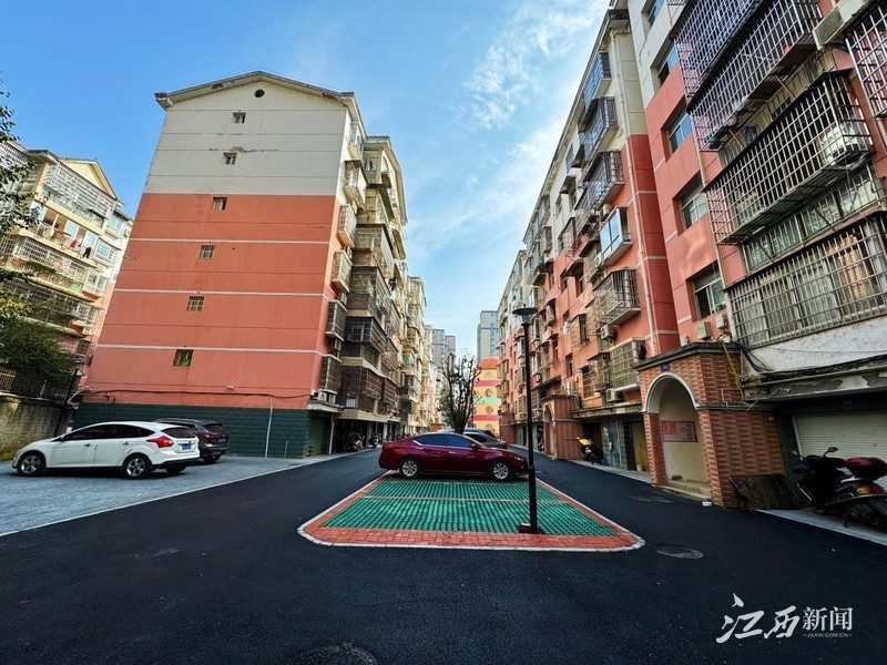 ▲改造后的停车场。摄影∣通讯员钟媛媛