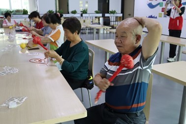 坪山区特殊教育学校项目联合坪山区坑梓街道办开展“清明忆旧，巧手传情”——清明节手工DIY文明实践联建共建活动