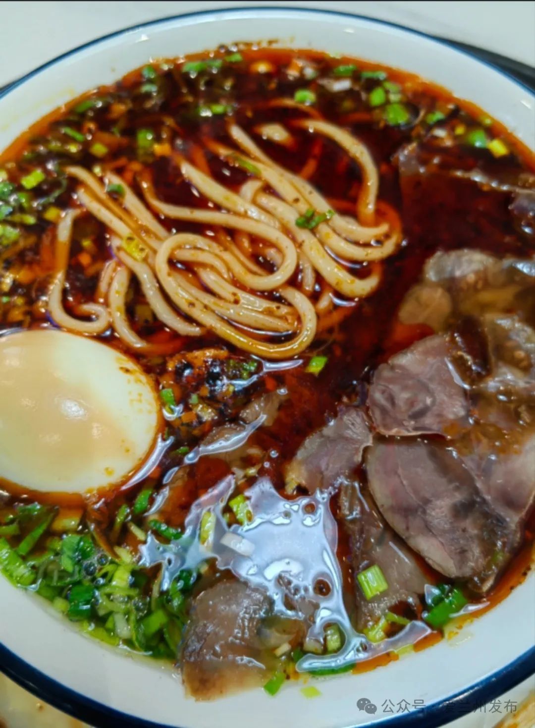 吃遍碳水王国是种啥体验?兰州美食把人香yong了