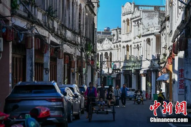 图为文昌铺前骑楼老街。骆云飞 摄