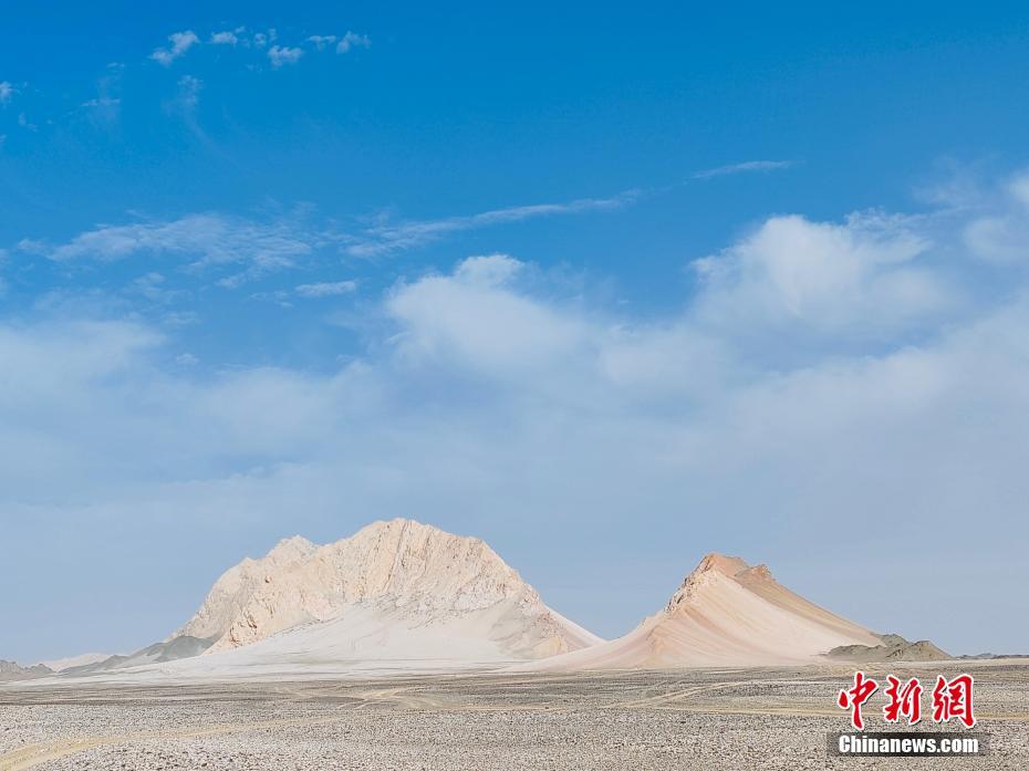 青海茫崖戈壁现“七彩流沙”