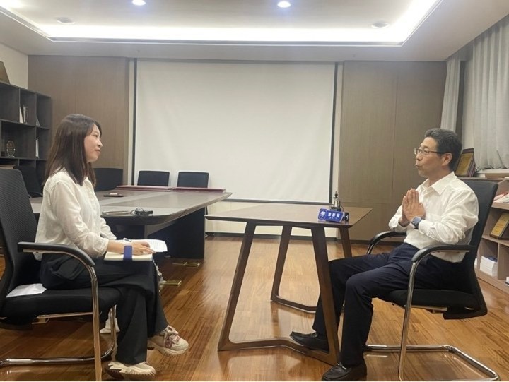 2023年潮新闻记者采访何效祖 资料图