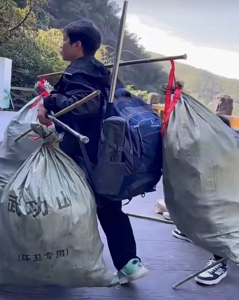 杨俊参加活动。 图源：受访者提供