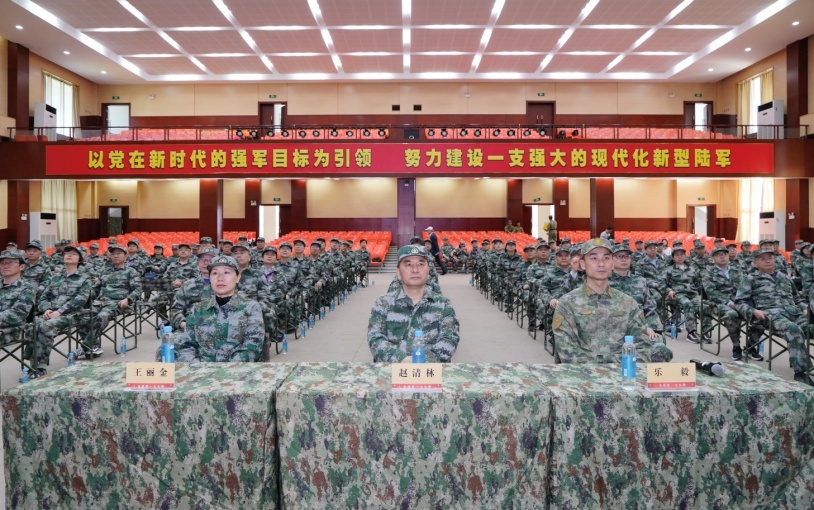 授课研讨与军事体验相结合 江苏国防教育专题培训班办出成效