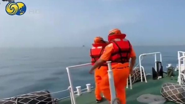 台湾渔船强震后失联五日，海巡舰寻获护返航