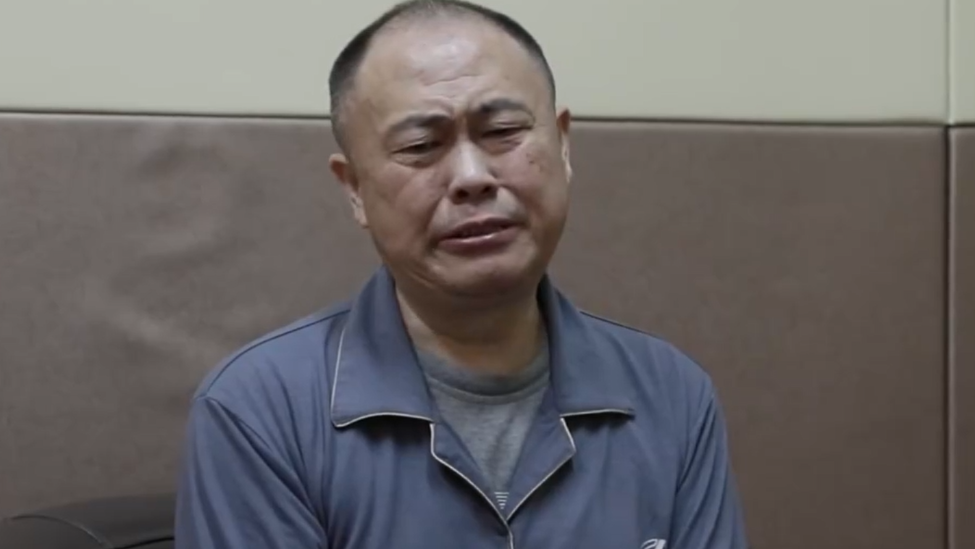落马官员流泪忏悔:当"一把手"后心态扭曲,到处游山玩水为退休做铺垫