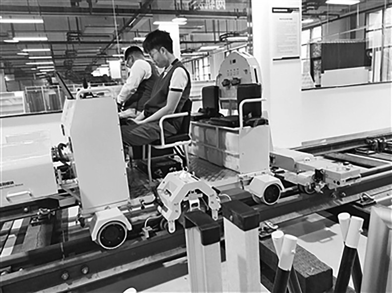 张彦刚智能巡检机器人演示