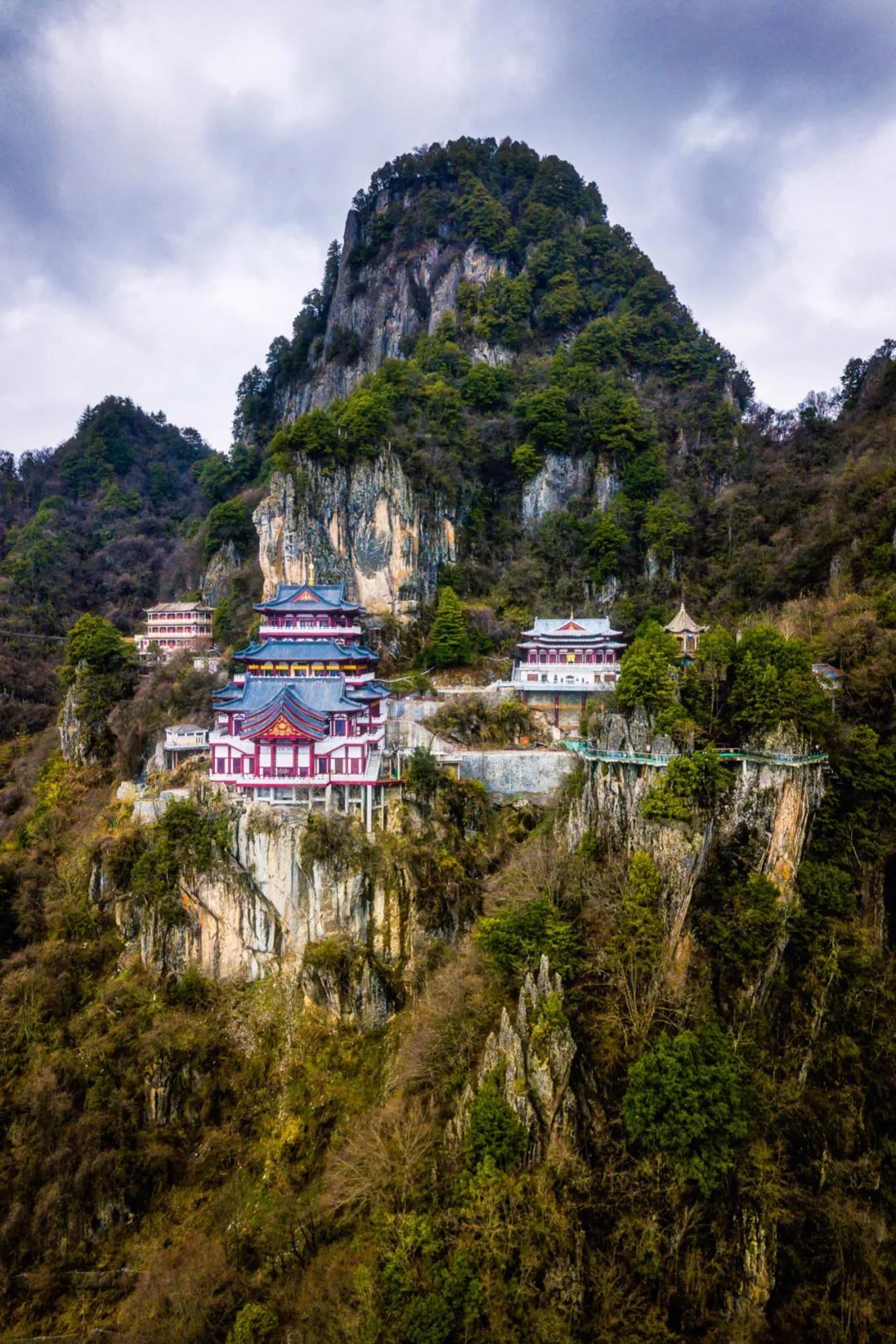 安康南宫山,是大巴山区的风景之胜。摄影/李文博