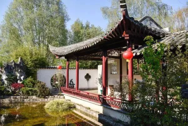 法国“怡黎园” 图片来源：苏州园林官微