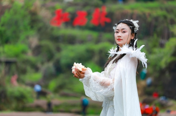 三月三“土家情人节”，第十一届湘西摸泥狂欢节“有爱”启幕！