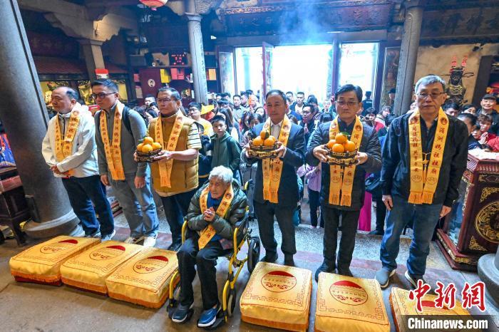 马来西亚华人一家五代赴妈祖故里拜妈祖