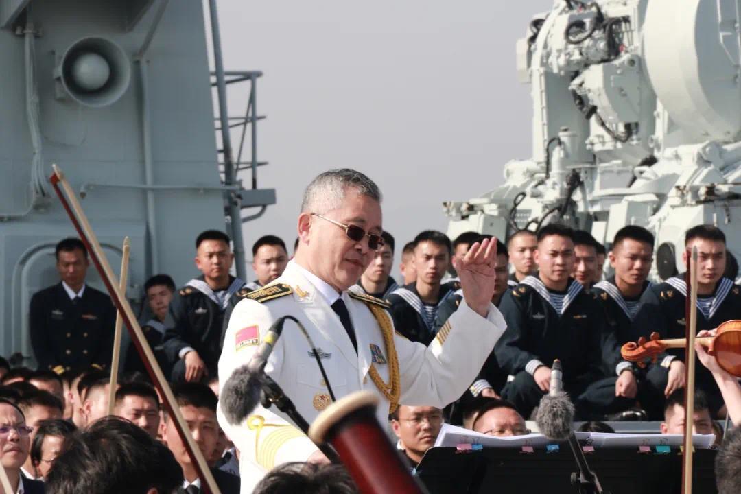 海军宁波舰上的音乐盛宴