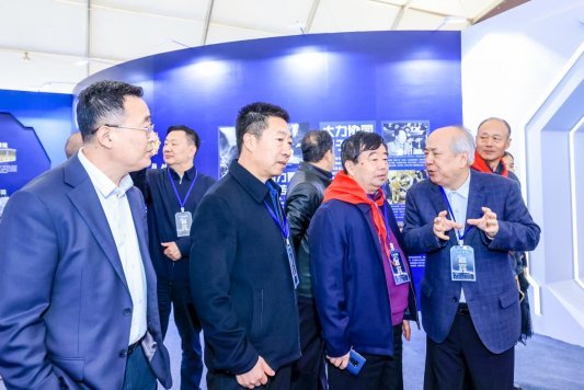 “大国重器”社会课堂——爱国主义教育航天展正式开幕