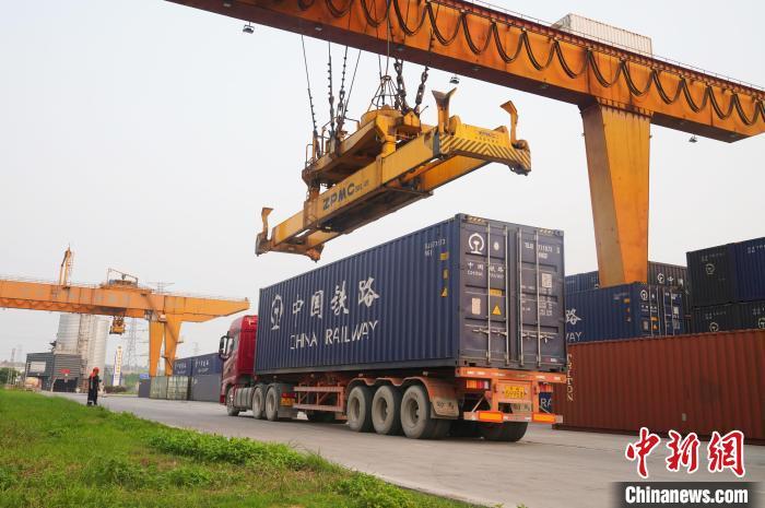 一季度中越班列发送货物1594标箱同比劲增82