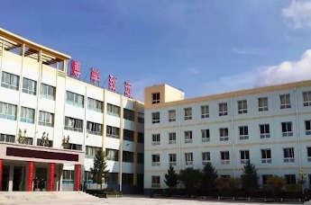 甘肃会宁县一男教师被指侵犯初三男生，官方回应已批捕