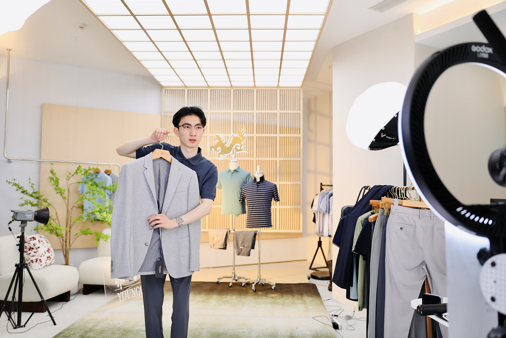 双子星闪耀雅戈尔时尚体验馆燃情南昌