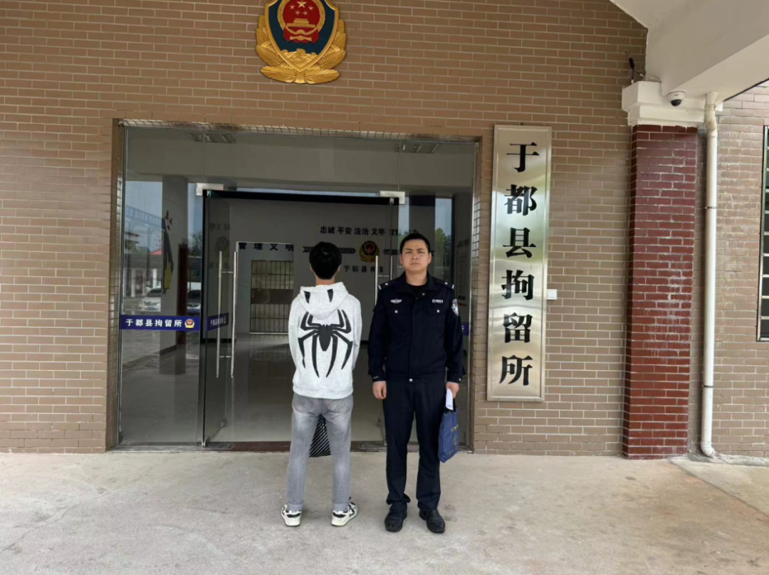 墓地里开赌场、居民楼聚众赌博？多人当场被抓