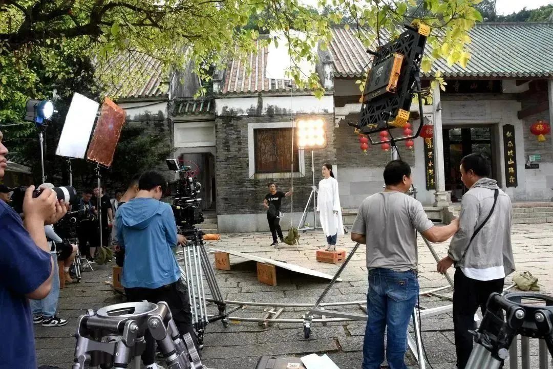 2023年4月17日，粤剧《三水女儿·红头巾》（原名《红头巾》）到芦苞祖庙取景拍摄推广曲。