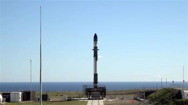 NASA准备发射太阳帆卫星:4个巨型三角形风帆