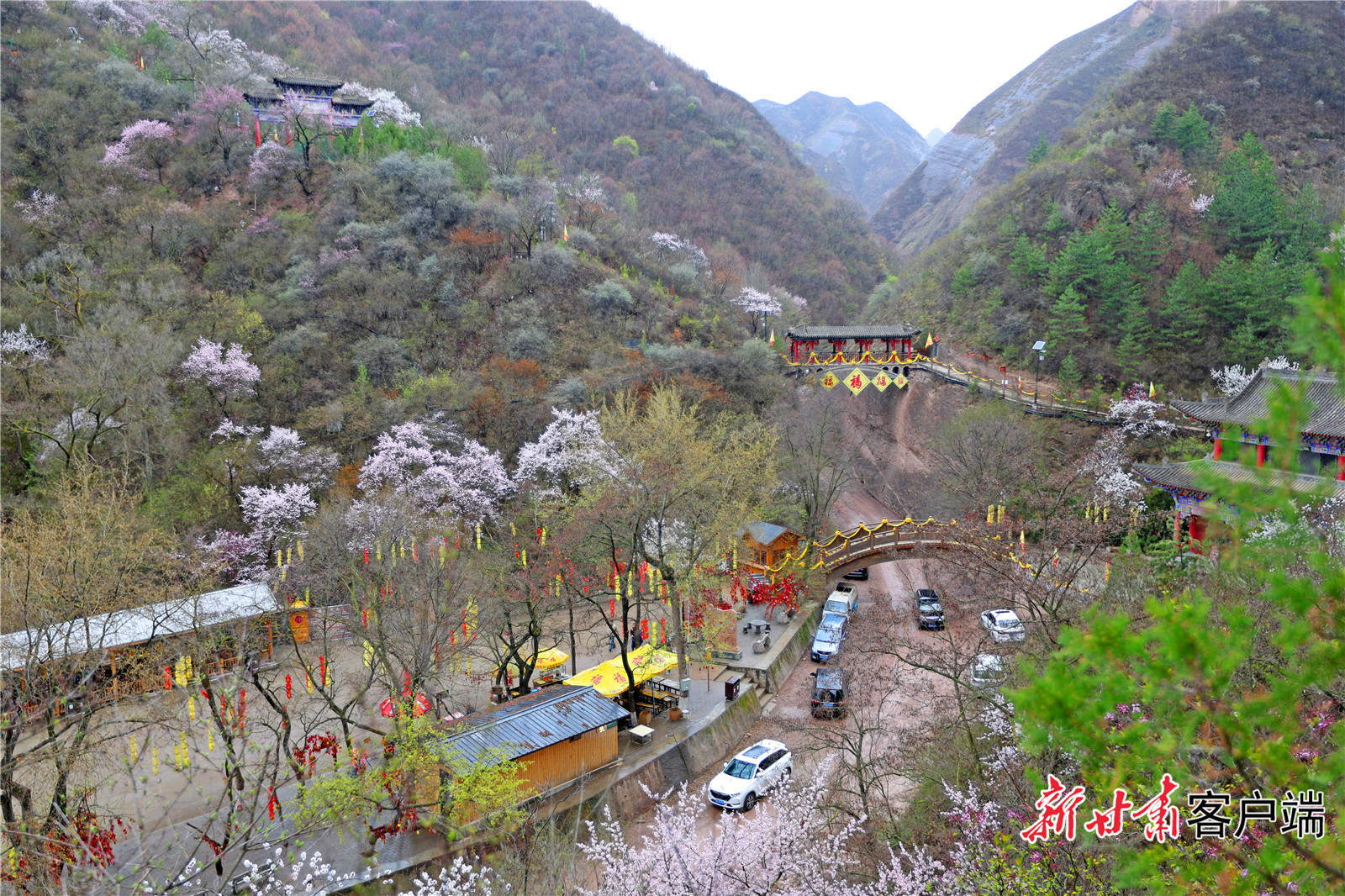 水帘洞景区，景色秀丽。新甘肃&middot;甘肃日报记者　田蹊　摄