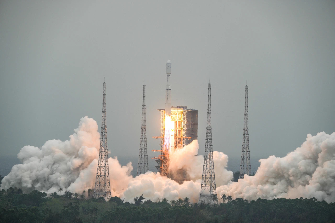 3月20日8时31分，长征八号遥三运载火箭以一箭三星方式，在文昌航天发射场成功发射升空。 本文均为 中国航天科技集团 供图