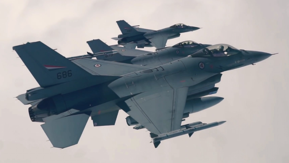 图为挪威空军装备的F-16战斗机