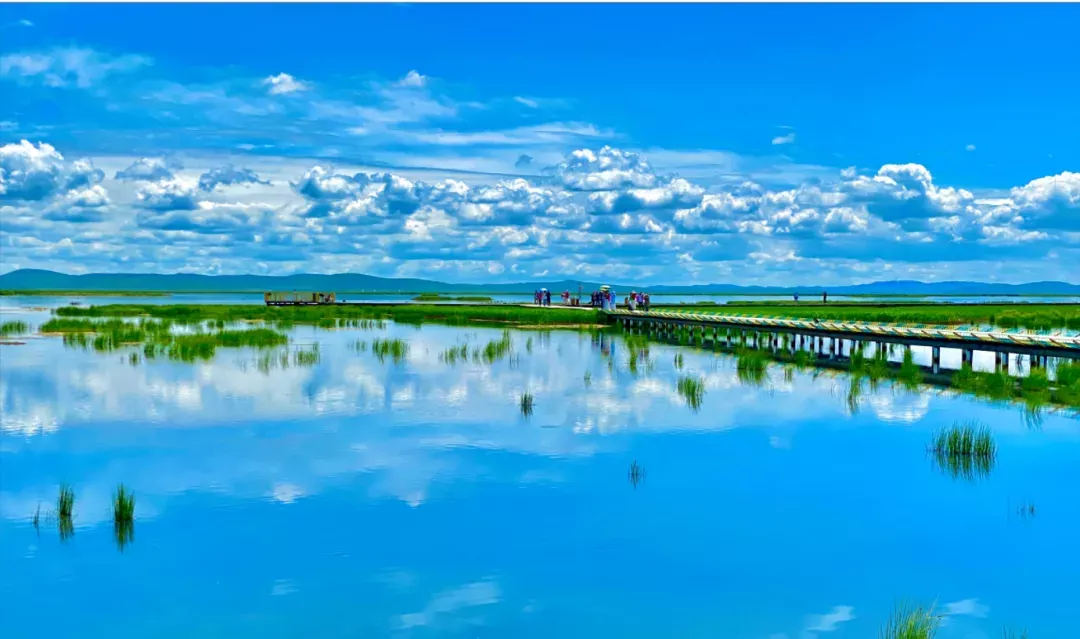 // 若尔盖县花湖生态旅游区