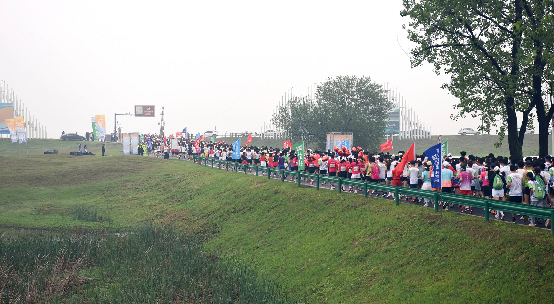 陌上花开·逐梦吴城 2024江西永修半程马拉松赛鸣枪开赛