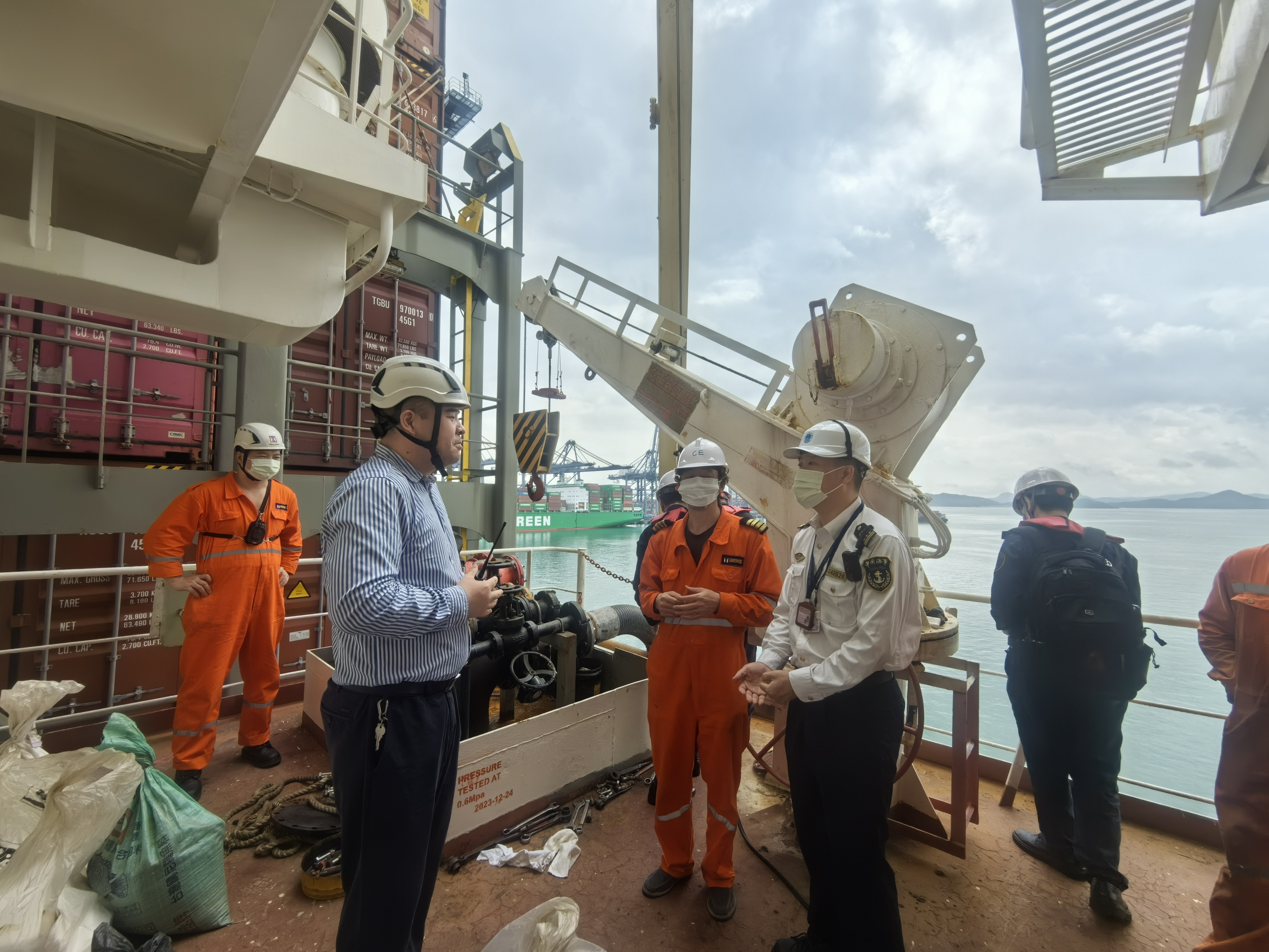 深圳国际航行船舶生物燃料首船加注 在盐田港顺利完成
