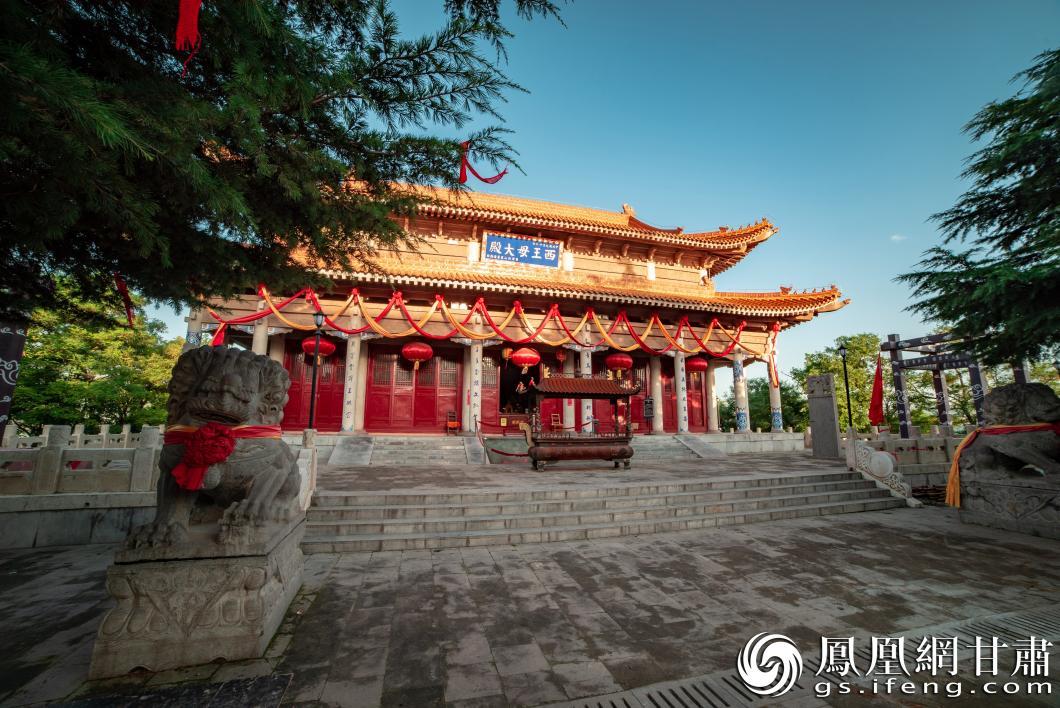 西王母大殿为王母宫的主殿，始建于西汉元封二年。泾川县大云寺·王母宫大景区管委会供图