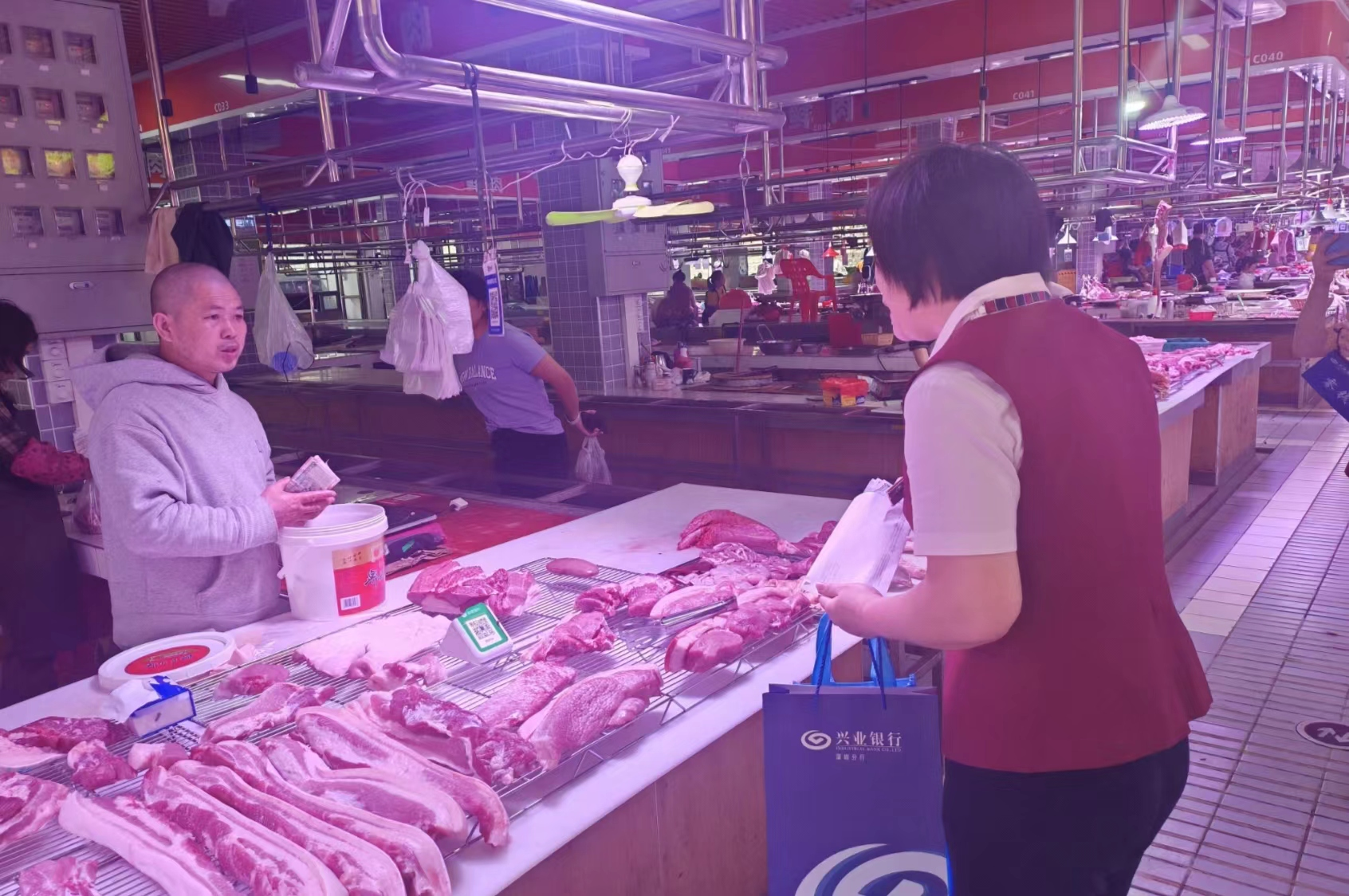 兴业银行深圳分行：践行“支付为民”，助力实现“币路”畅通