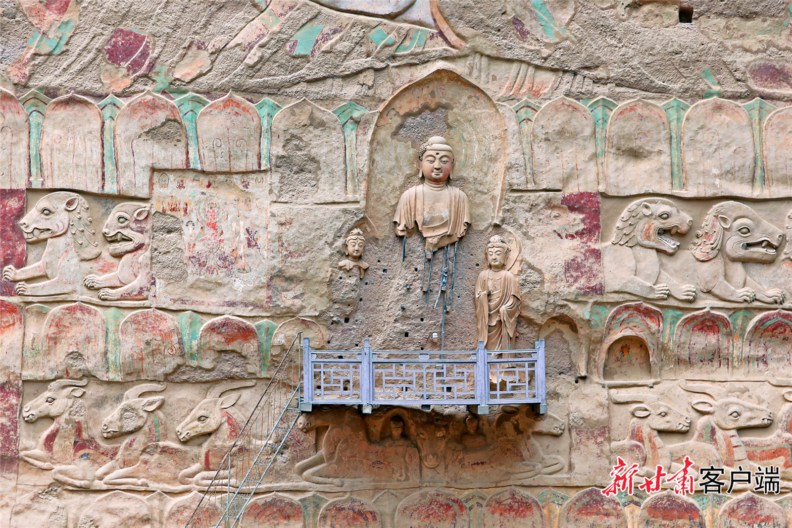 精美的拉梢寺摩崖佛像　新甘肃&middot;甘肃日报记者　田蹊　摄