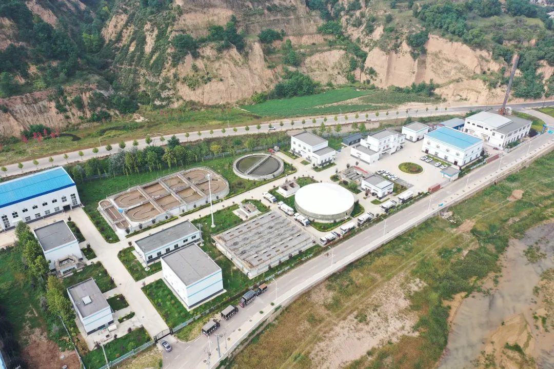 图为污水处理厂