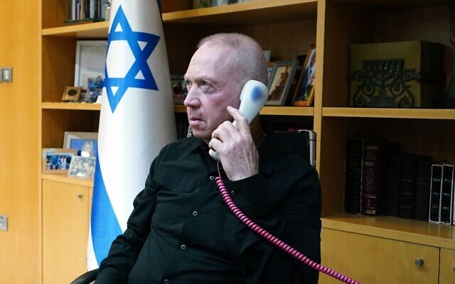 2024年4月14日，以色列国防部长加兰特与美国国防部长奥斯汀通话 图自《以色列时报》
