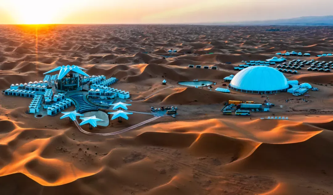 // 宁夏沙漠星星酒店