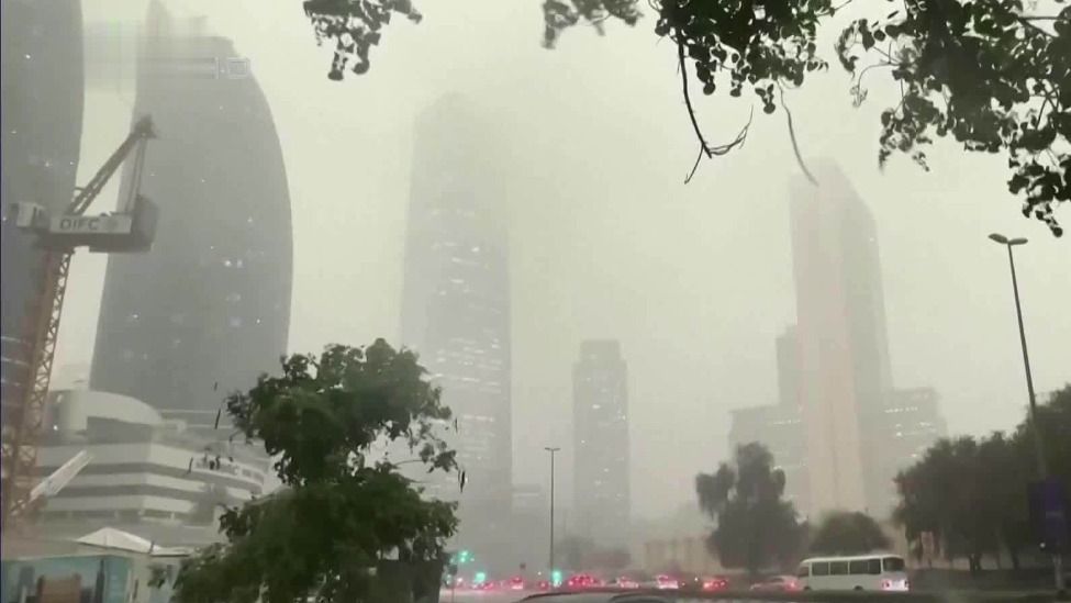 阿联酋罕有暴雨，迪拜多地水浸