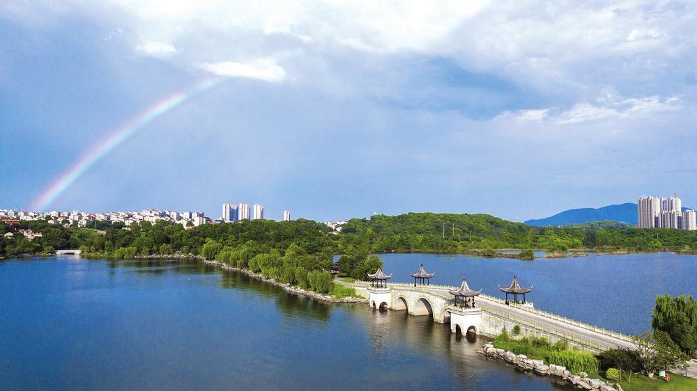 重塑“南湖美” 打造“效益湖” ——南湖新区推动水环境治理见实效凤凰网湖南_凤凰网