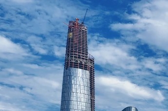 陆海国际中心外立面幕墙今日正式启动180天竣工冲刺，预计9月30日完工
