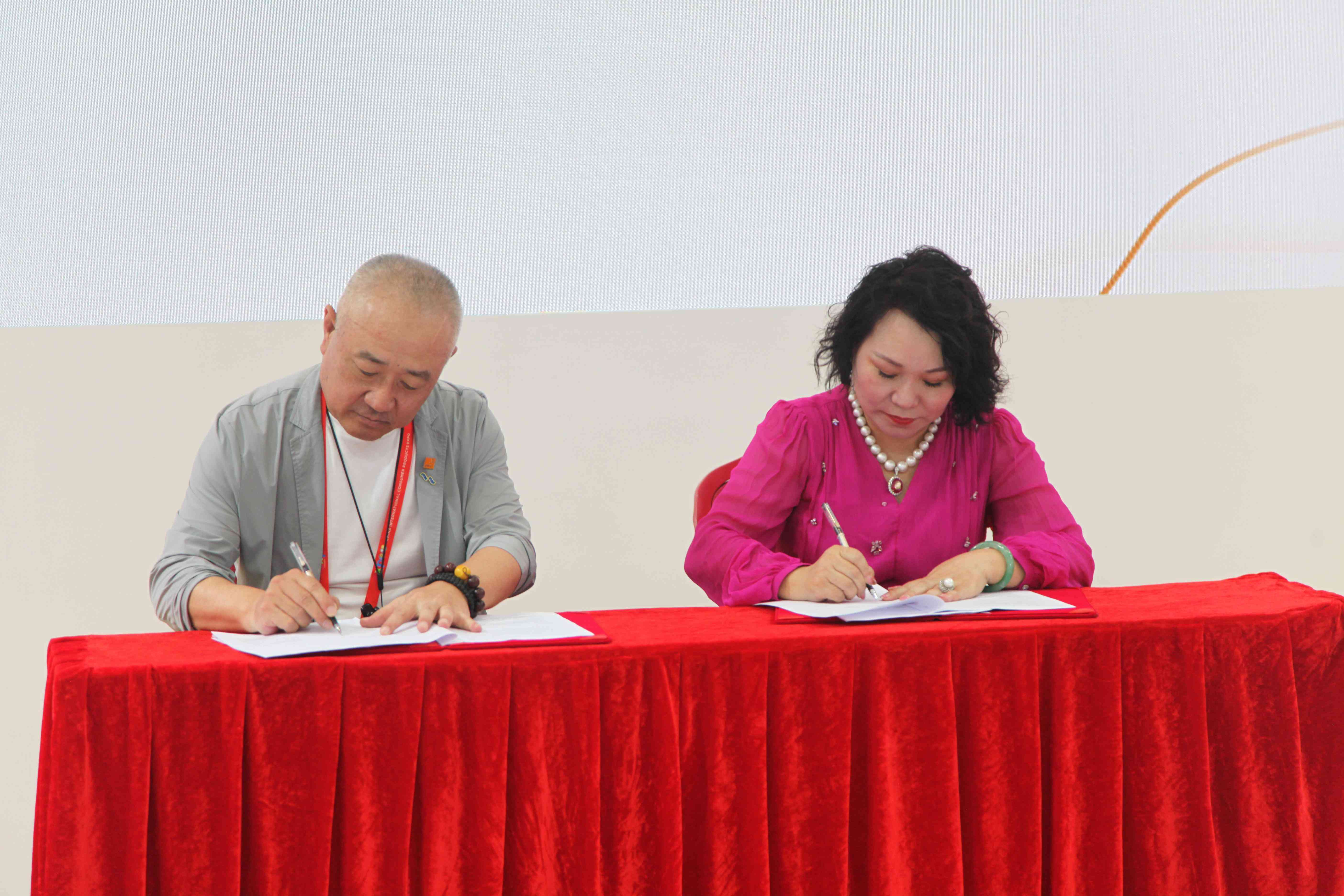 “匠心传承，巾帼绽放”美裕珍珠品牌宣传活动圆满成功